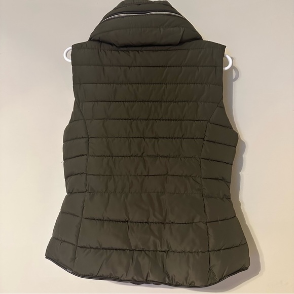 YMI Collection Olive Green Puffer Vest Size Small - Picture 2 of 16